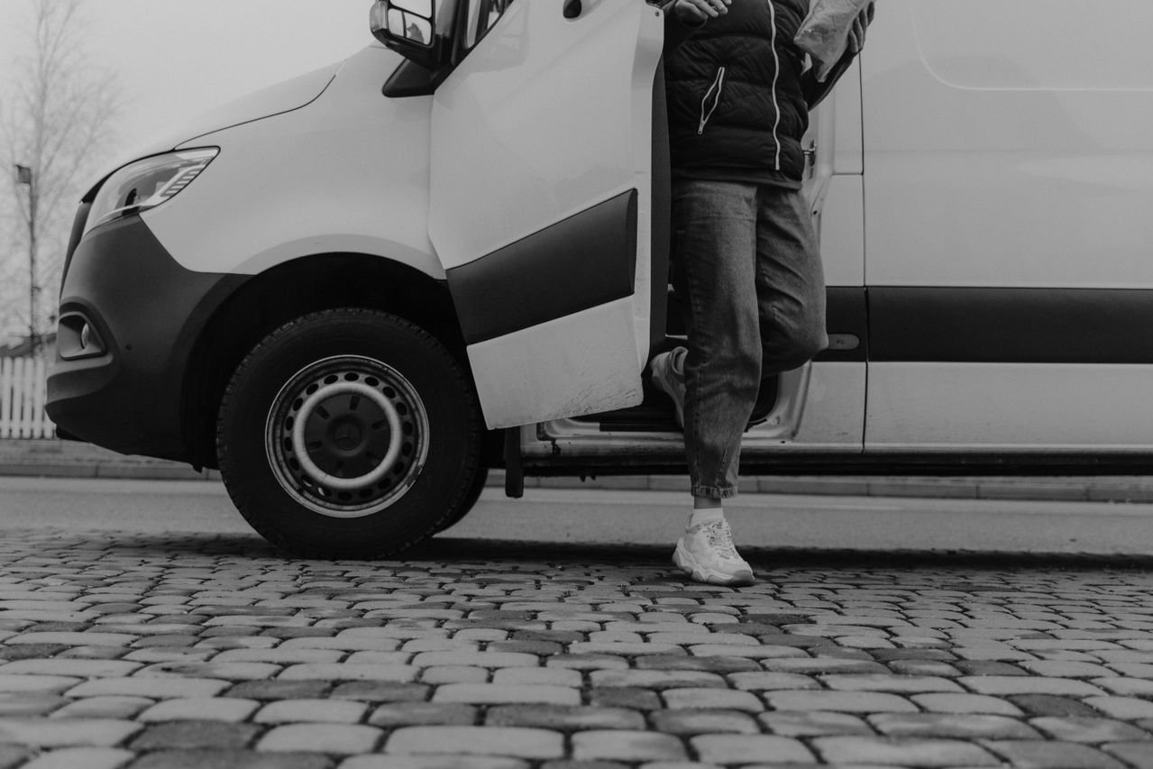 Transportar roupas sem amassar durante a mudança